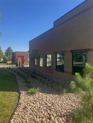Backyard, Exterior, Facade, Brick Facade, Modern