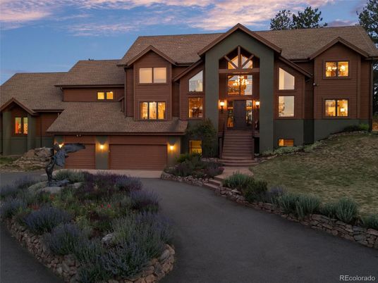 Attached, Exterior, Facade, Modern