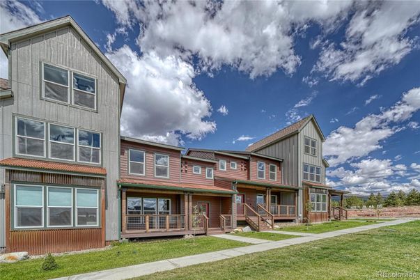 Exterior, Facade, Rowhouse