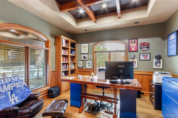 Home Office, Interior, Recessed Lighting, Wooden Beams, Wood Texture Flooring