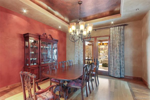 Chandelier, Dining room, Interior, Recessed Lighting, Wood Texture Flooring
