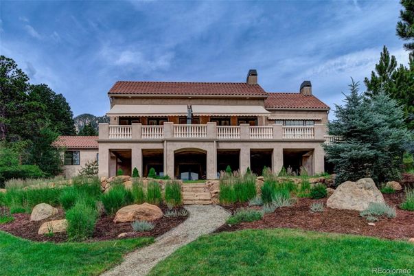 Exterior, Facade, Mediterranean