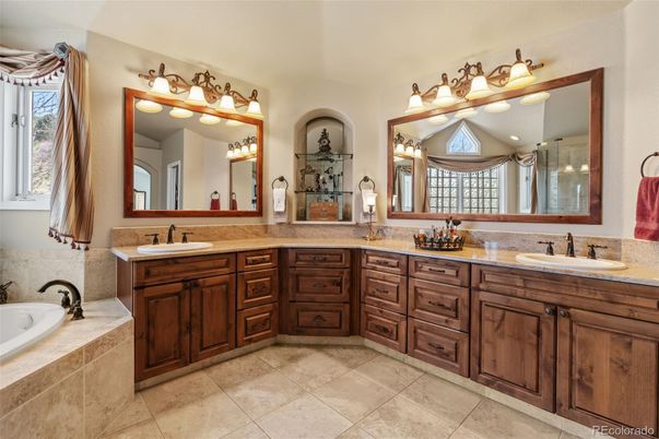 Bathroom, Dual Sink Vanities, Interior