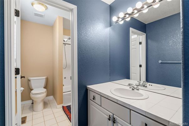 Bathroom, Interior, Tile Countertops