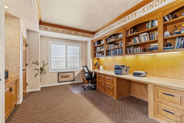 Home Office, Interior