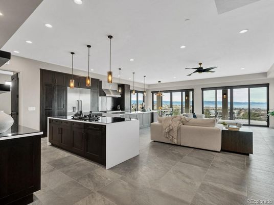 Interior, Kitchen, Living room, Pendant Lights, Recessed Lighting, Stainless Steel Appliances