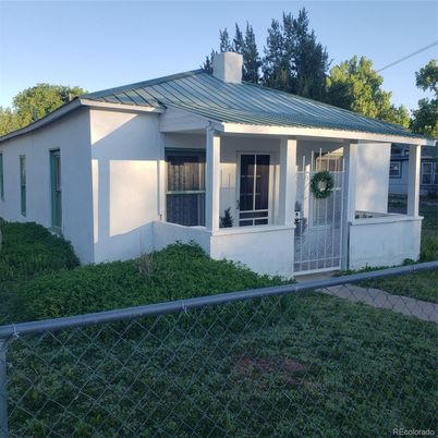 Backyard, Exterior, Facade, Ranch