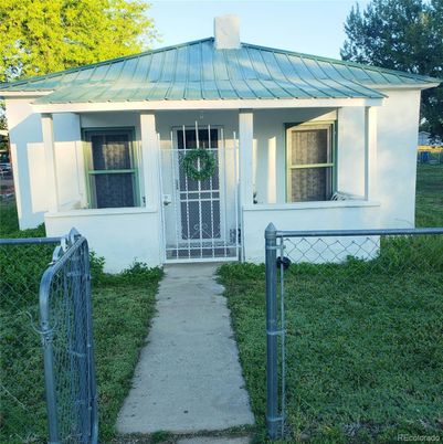 Exterior, Facade, None