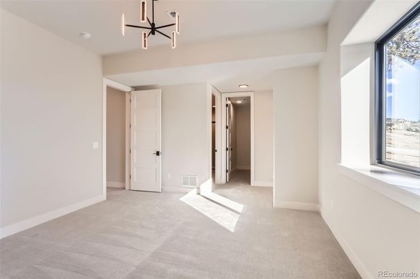 Empty room, Interior, Pendant Lights, Recessed Lighting