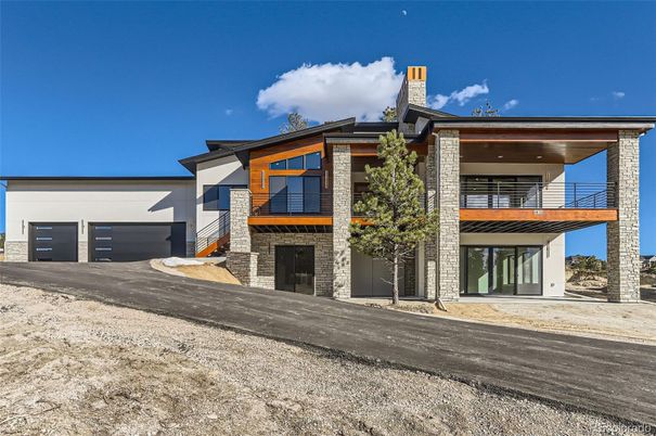 Attached, Exterior, Facade, Modern