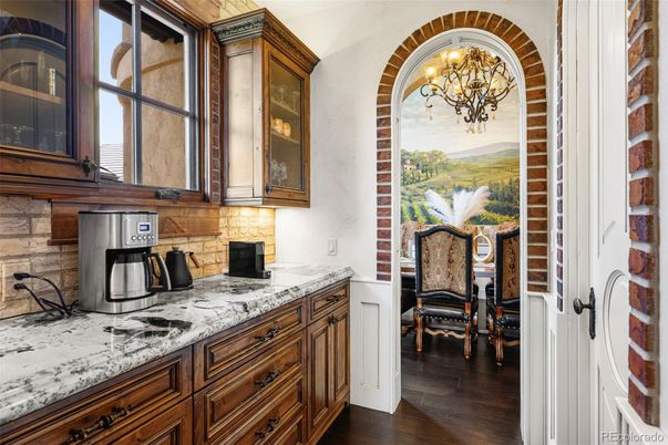 Chandelier, Interior, Kitchen, Wood Texture Flooring