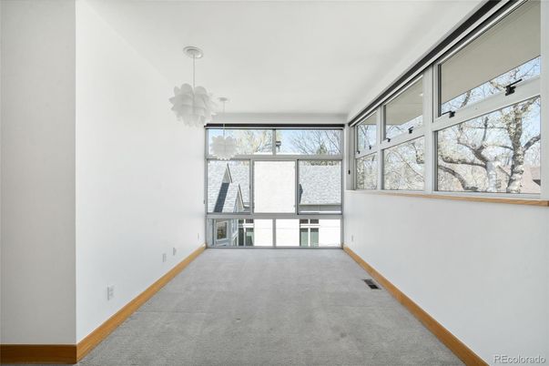 Empty room, Interior, Pendant Lights