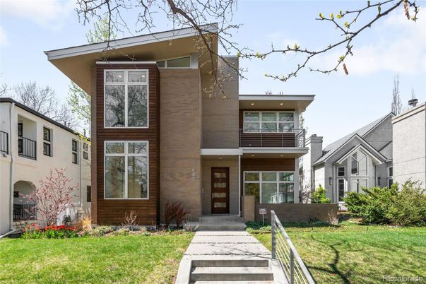 Exterior, Facade, Modern
