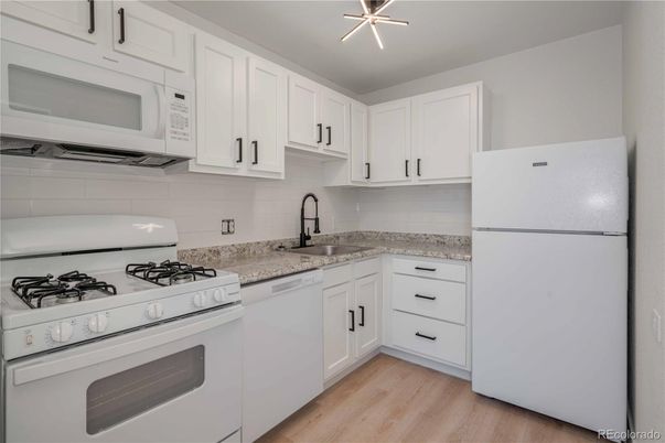 Interior, Kitchen, Pendant Lights, Wood Texture Flooring