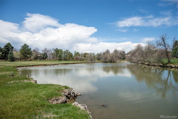 Exterior, Lake