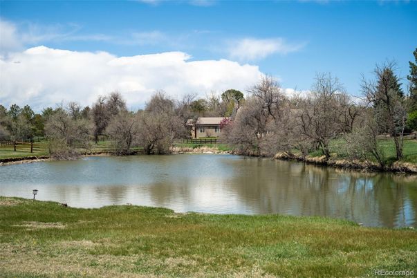 Exterior, Lake