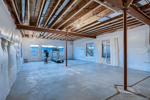 Fitness Equipment, Interior, Wooden Beams