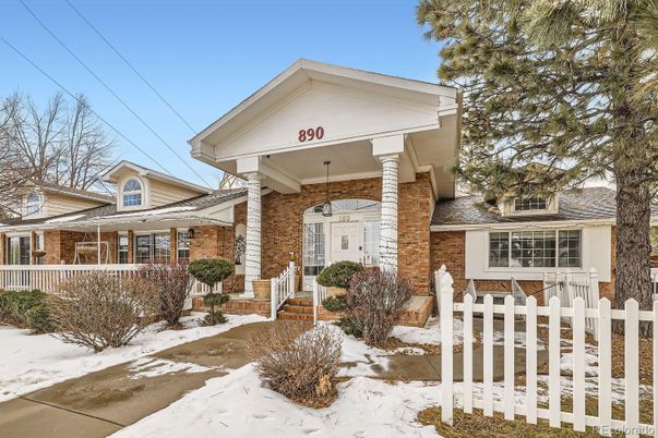 Exterior, Facade, Brick Facade, American Foursquare