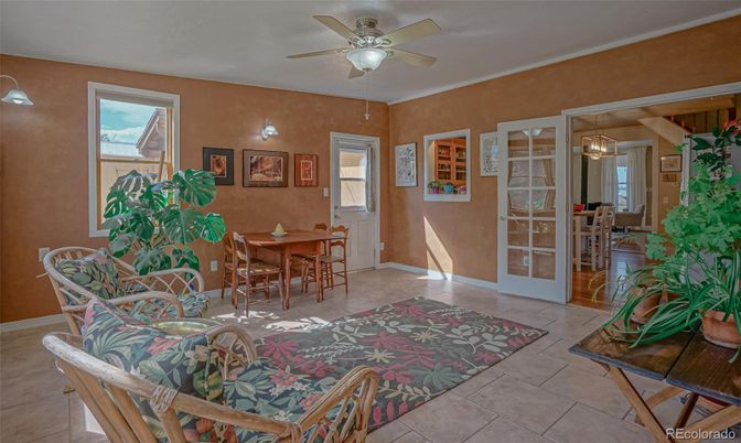 Dining room, Interior