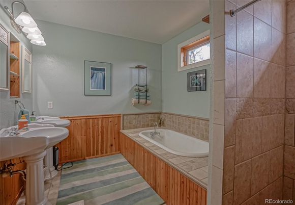 Bathroom, Interior, Tile Countertops