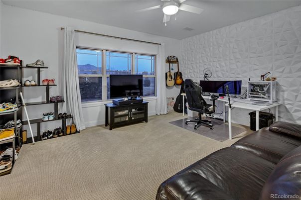 Home Office, Interior
