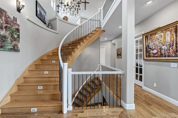 Interior, Pendant Lights, Recessed Lighting, Wood Texture Flooring