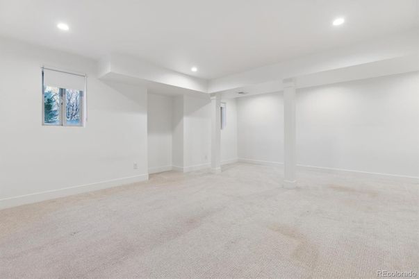 Empty room, Interior, Recessed Lighting