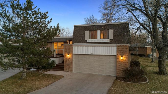 Attached, Exterior, Facade, Brick Facade, Modern