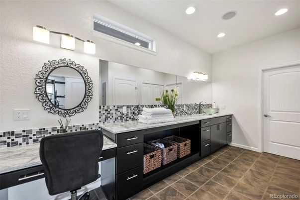 Bathroom, Dual Sink Vanities, Interior, Recessed Lighting