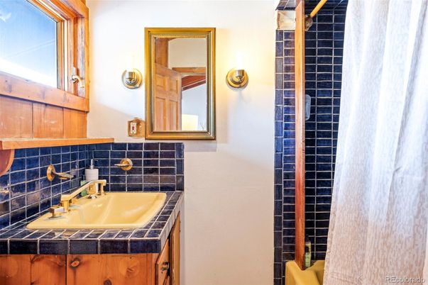Bathroom, Interior, Tile Countertops