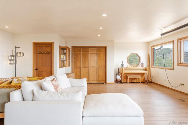 Interior, Living room, Recessed Lighting, Wood Texture Flooring