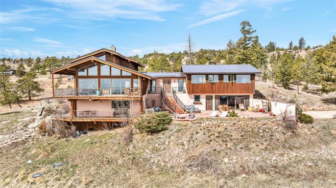 Backyard, Exterior, Facade, Log Home