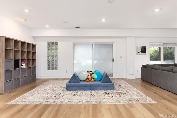 Interior, Recessed Lighting, Wood Texture Flooring