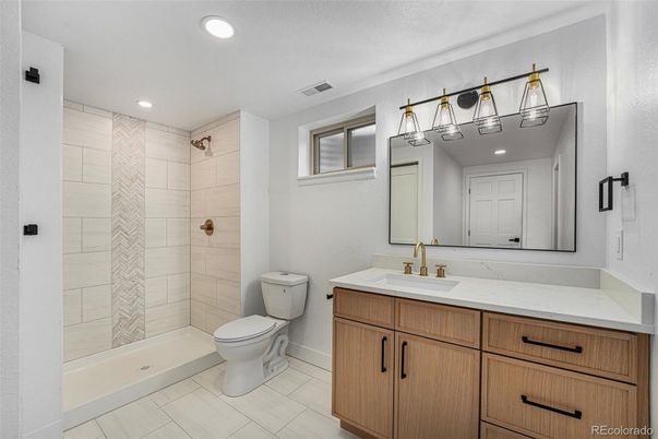 Bathroom, Interior, Recessed Lighting