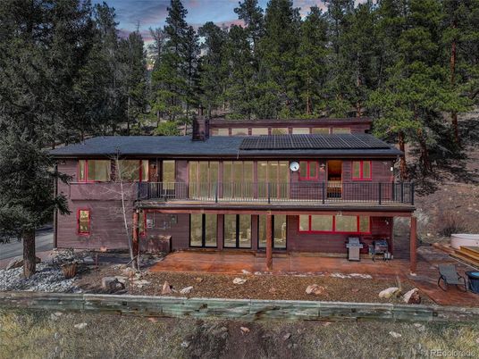 Exterior, Facade, Log Home