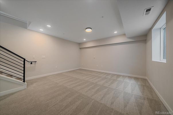Empty room, Interior, Recessed Lighting