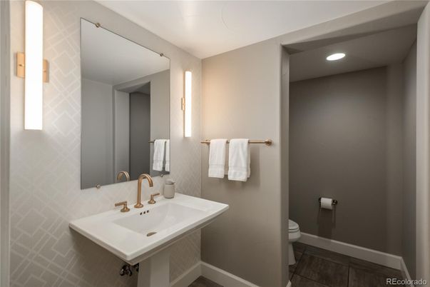 Bathroom, Interior, Recessed Lighting