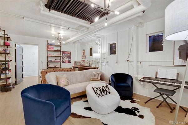Interior, Living room, Pendant Lights, Wood Texture Flooring