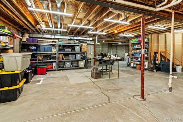 Garage, Interior, Wooden Beams