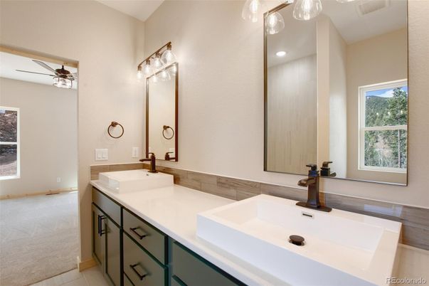 Bathroom, Dual Sink Vanities, Interior, Recessed Lighting