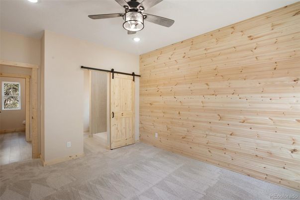 Empty room, Interior, Recessed Lighting, Wooden Walls
