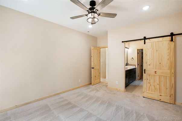 Bathroom, Empty room, Interior, Recessed Lighting