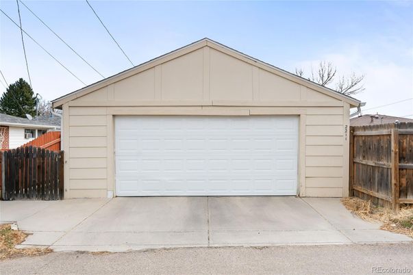 Detached Garage, Exterior