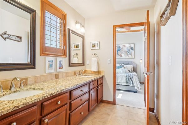 Bathroom, Bedroom, Dual Sink Vanities, Interior