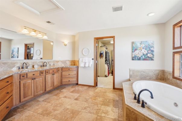 Bathroom, Dual Sink Vanities, Interior, Recessed Lighting