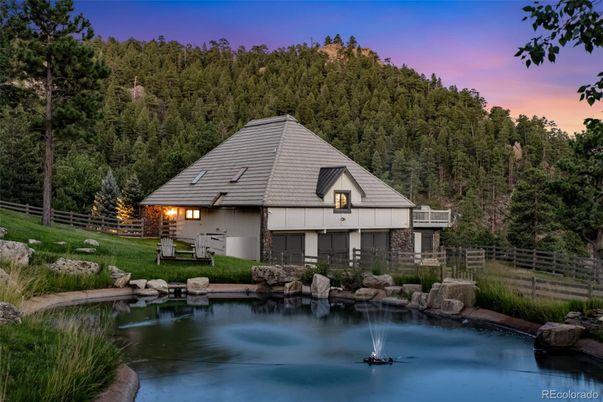 Exterior, Lake