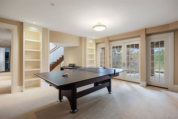 Game Room, Interior, Recessed Lighting
