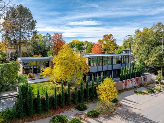 Exterior, Facade, Modern
