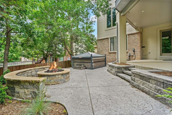 Exterior, Hot Tub
