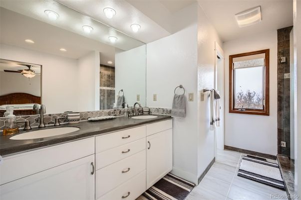 Bathroom, Dual Sink Vanities, Interior, Recessed Lighting